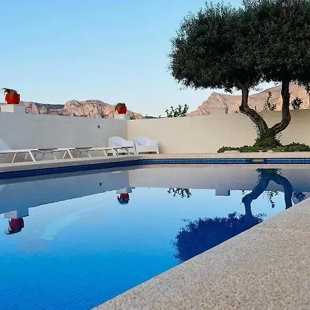 Oliva - - Bed & Breakfast Bolulla